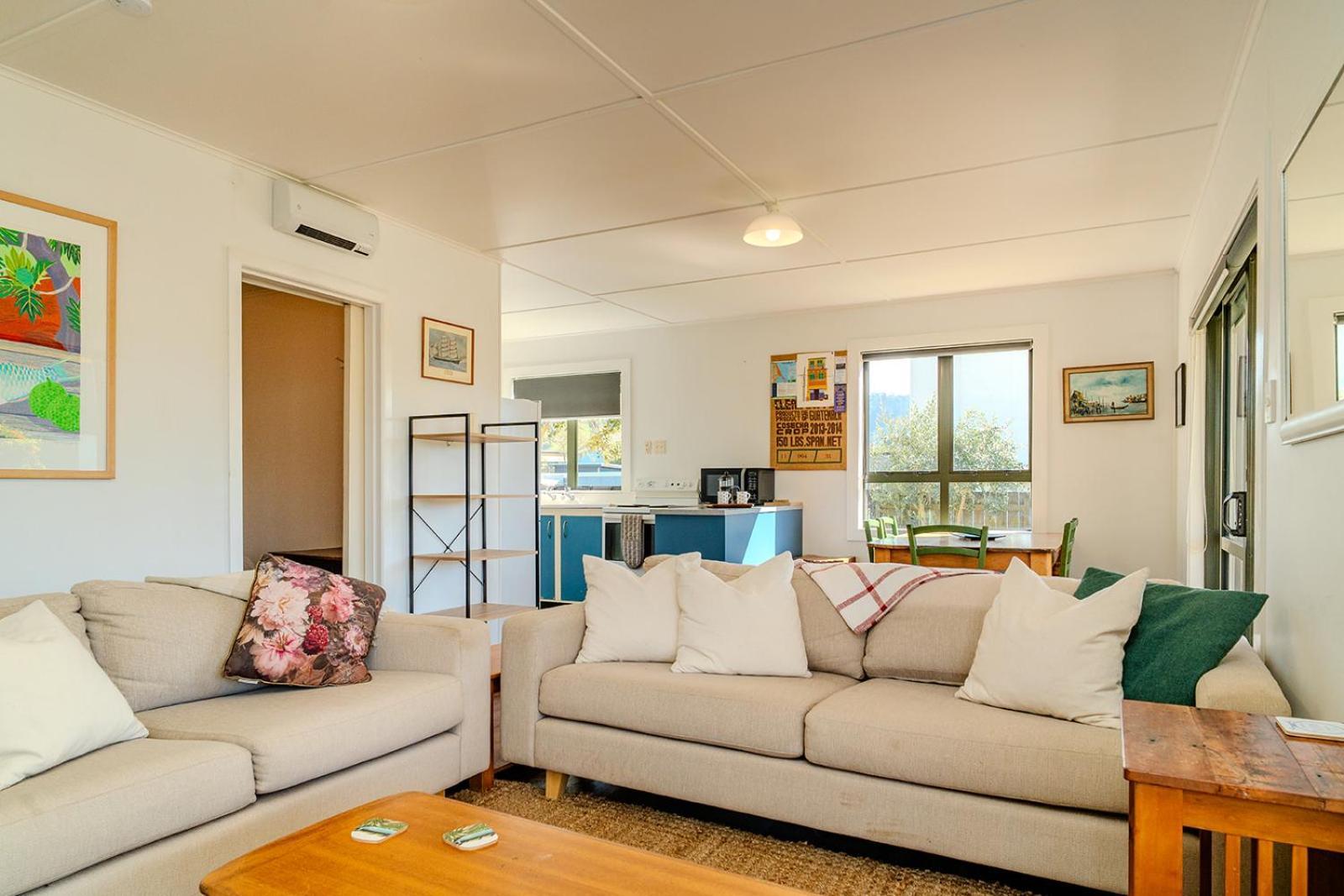 Fun Family Bach, Close To Beach And Shops! Waihi Eksteriør bilde