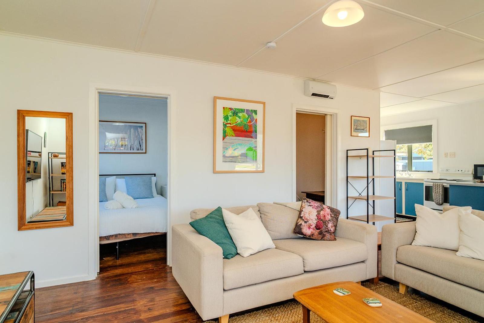 Fun Family Bach, Close To Beach And Shops! Waihi Eksteriør bilde