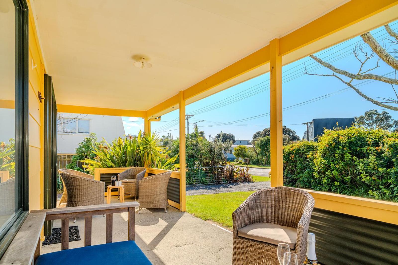 Fun Family Bach, Close To Beach And Shops! Waihi Eksteriør bilde