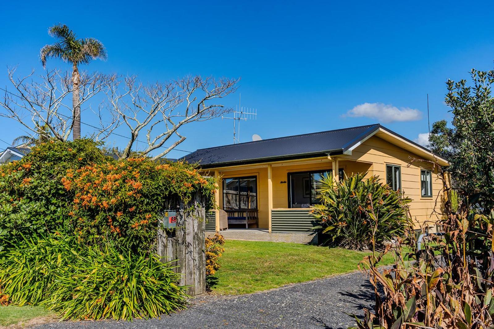 Fun Family Bach, Close To Beach And Shops! Waihi Eksteriør bilde